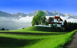 Mansion cerca de montañas