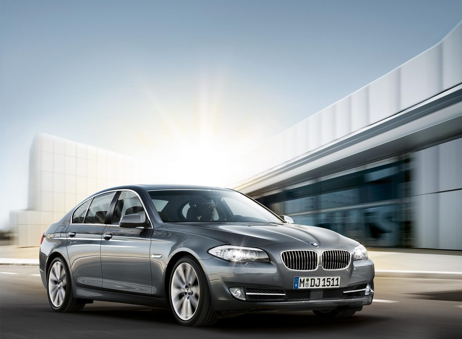 2011 BMW 5 Series F10 wallpaper