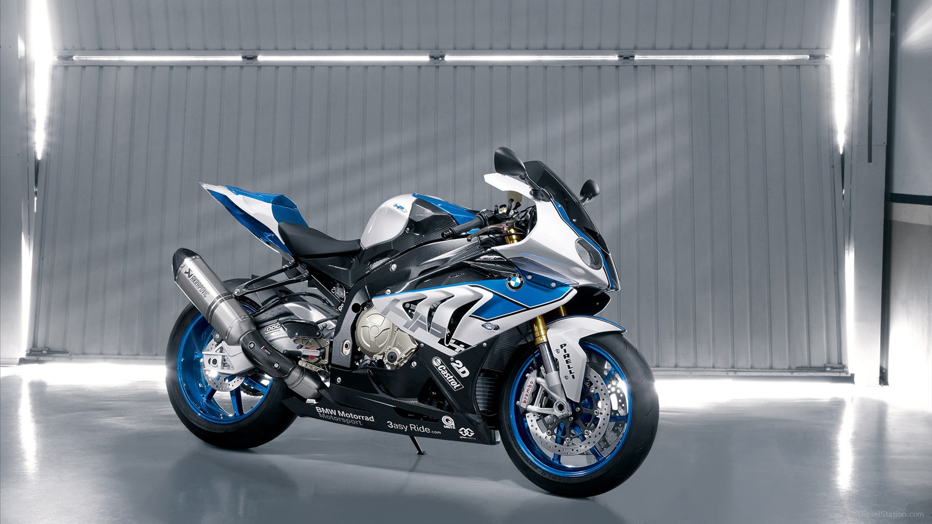 2013 bmw hp4