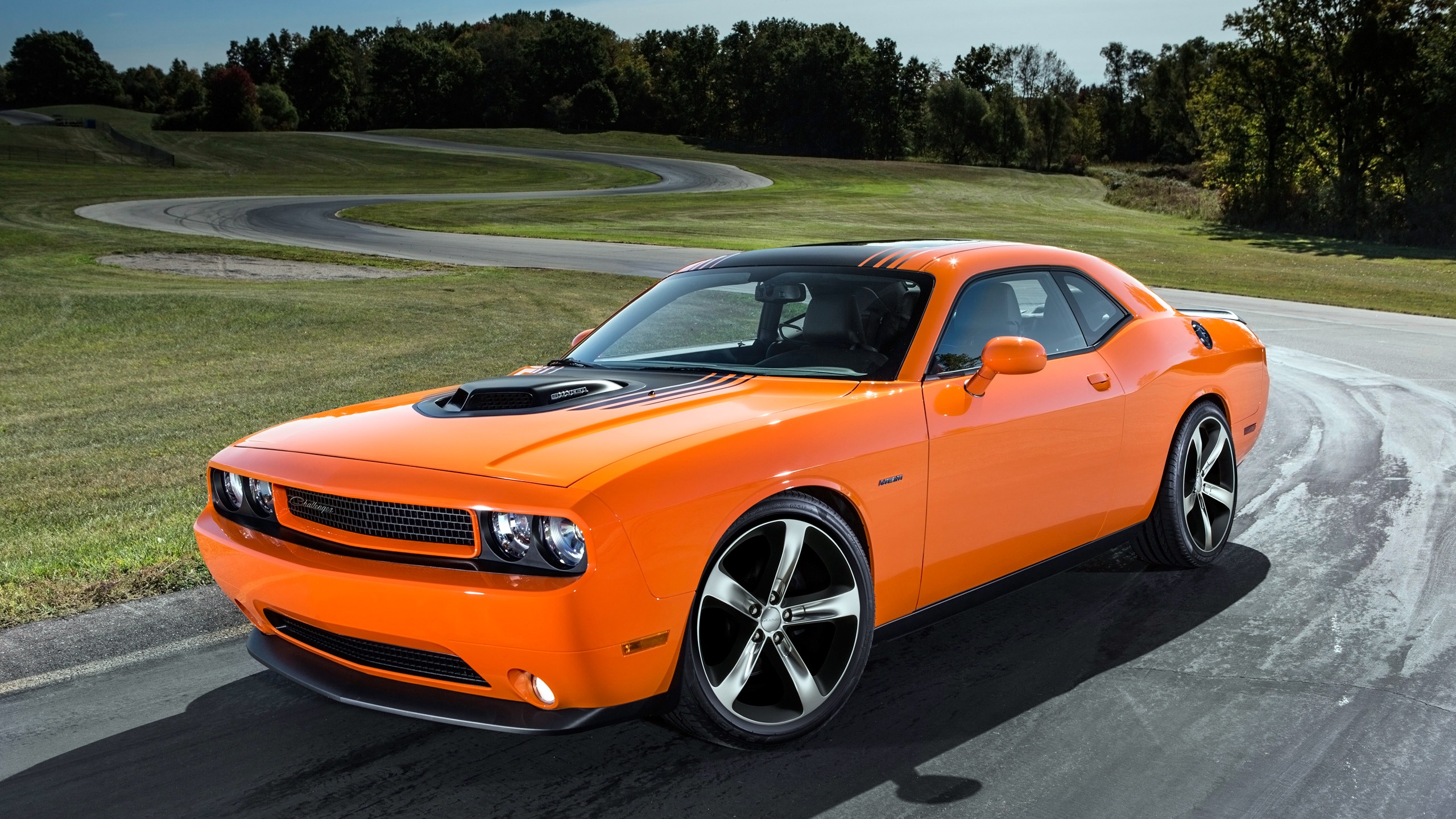2014 dodge challenger rt shaker