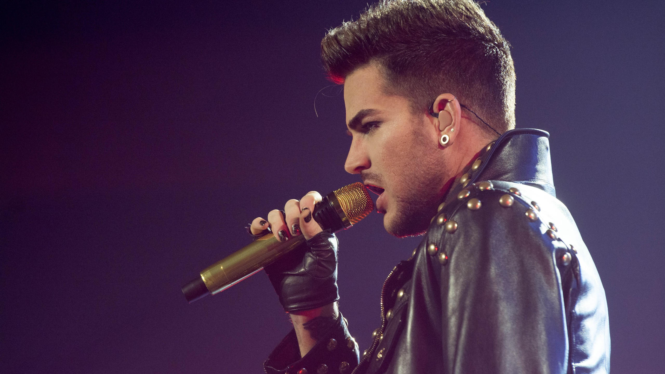 Adam lambert 2560x1440 photo 4k