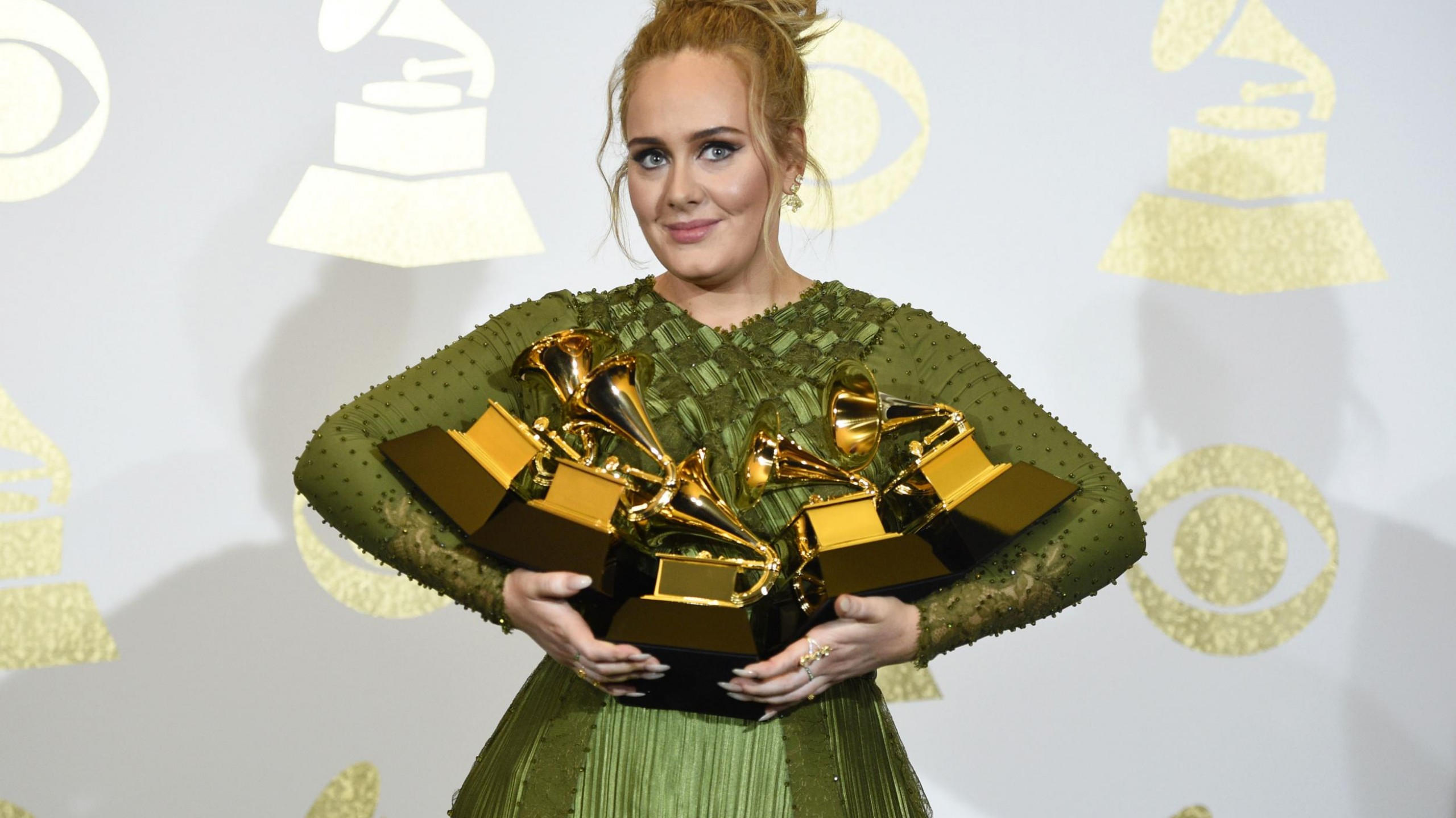 Adele 2560x1440 grammy 2017 grammy awards winner dress