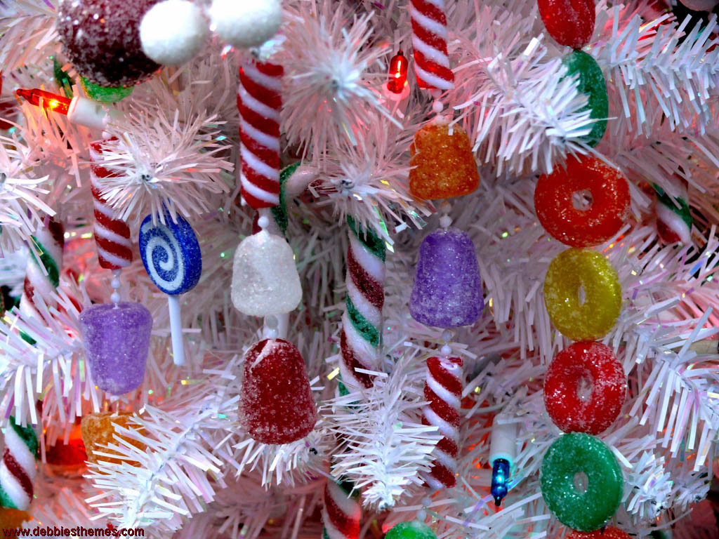 Arbol de navidad blanco con dulces
