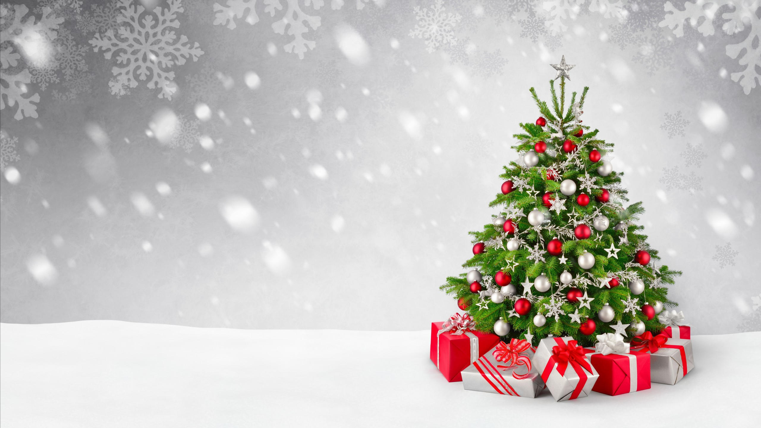 Christmas 2560x1440 new year gifts fir tree snow 5k