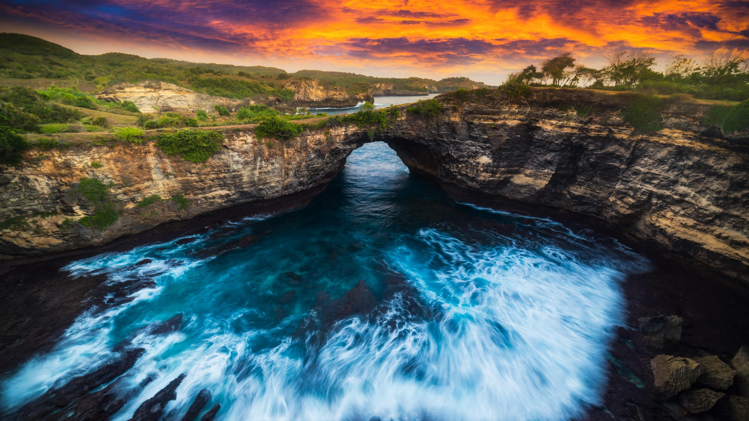 Coast 2560x1440 rock 4k