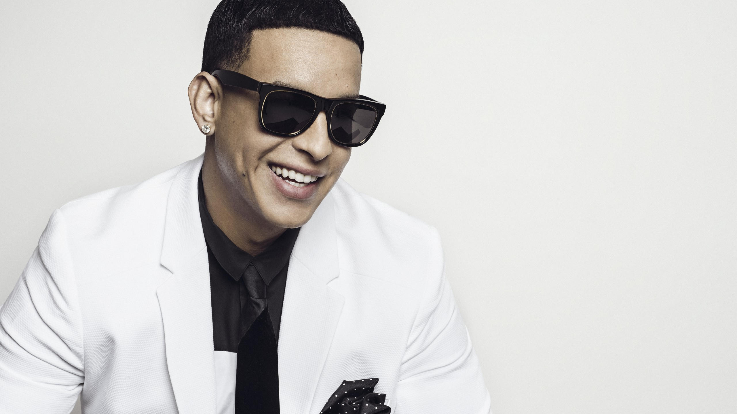 Daddy yankee 2560x1440 photo 8k
