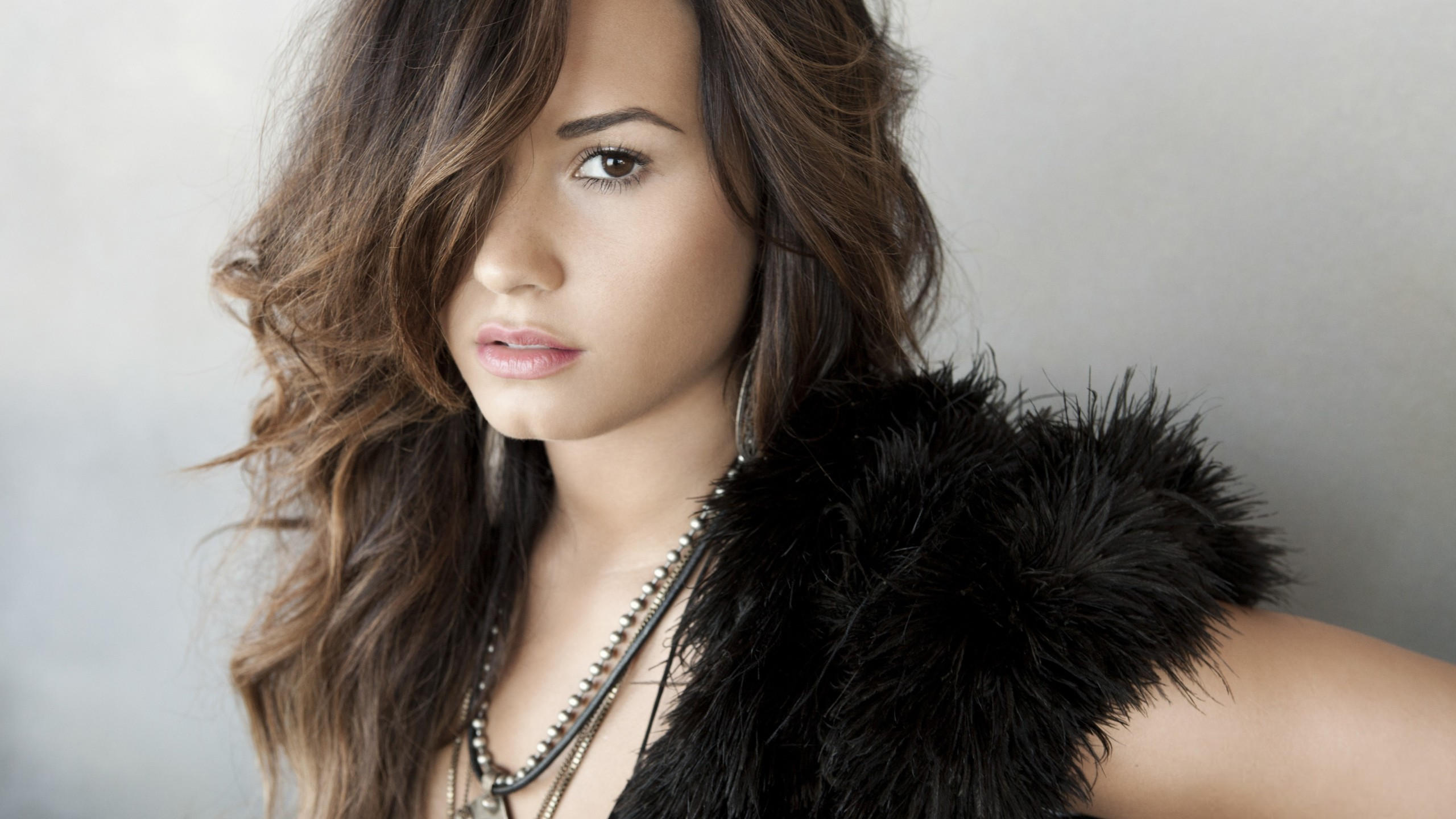 Demi lovato 2560x1440 top music artist and bands brunette