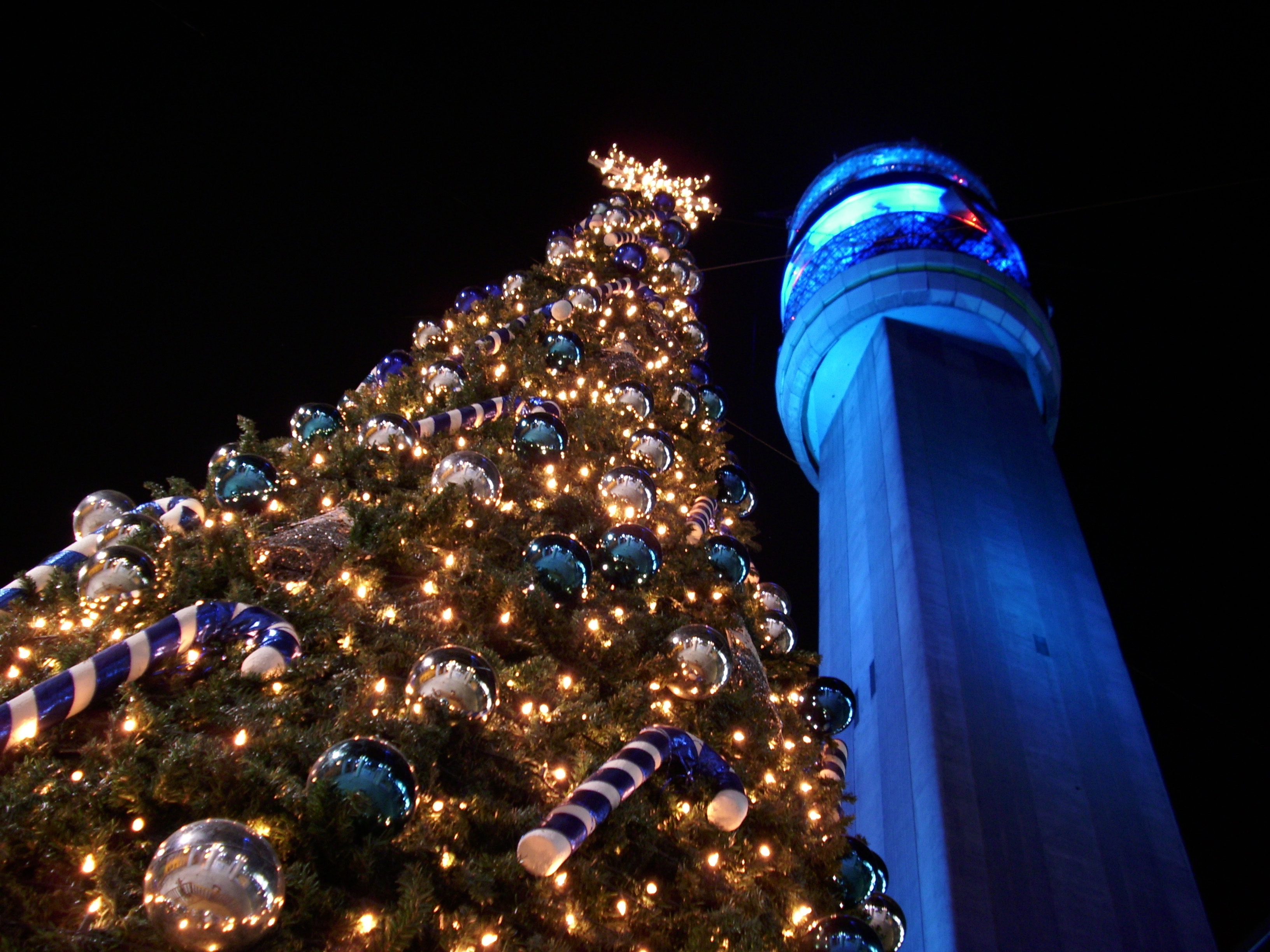 Fondos de pantalla Arbol de Navidad en la Torre Entel Chile