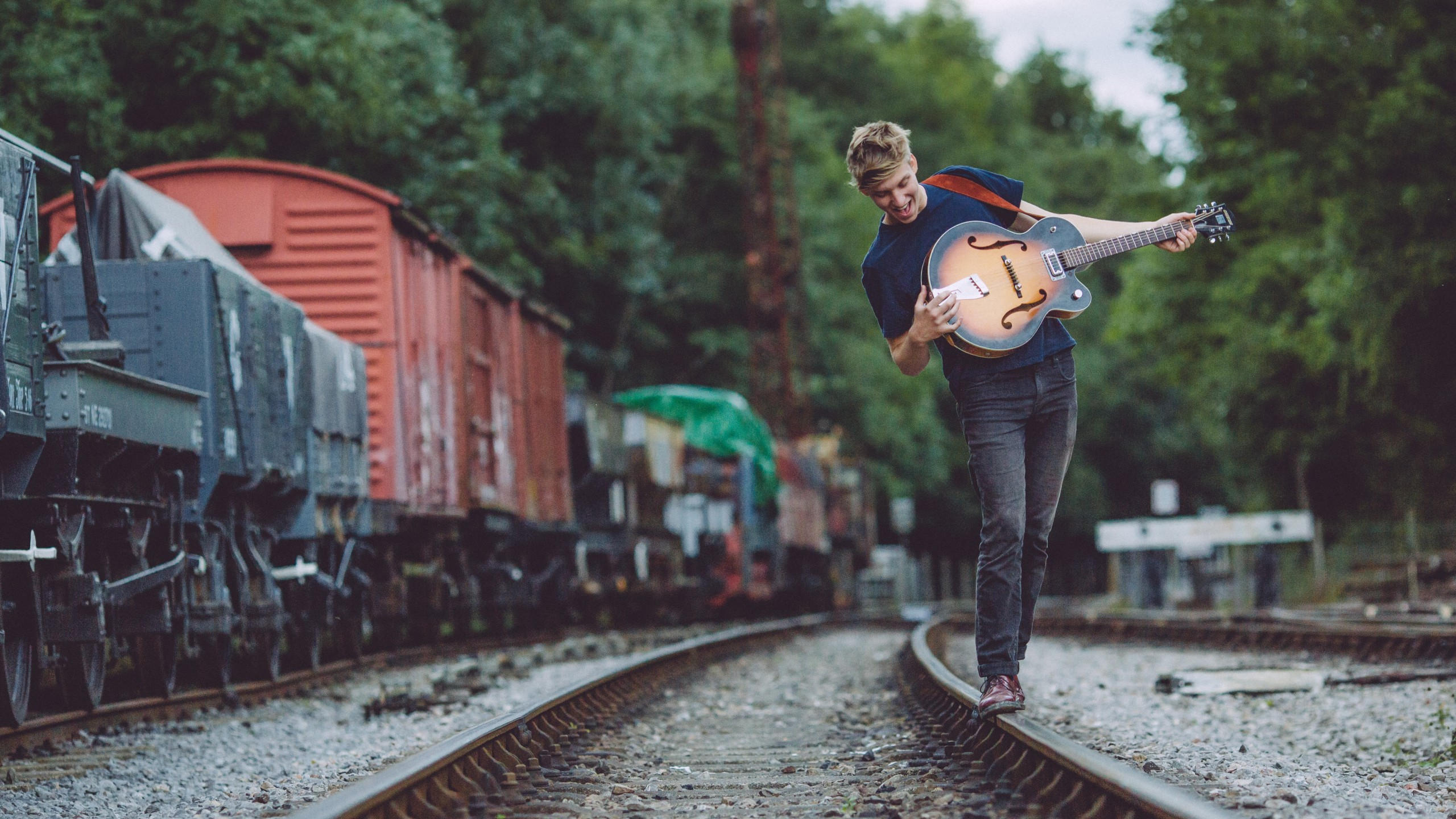 George ezra 2560x1440 top music artist and bands singer