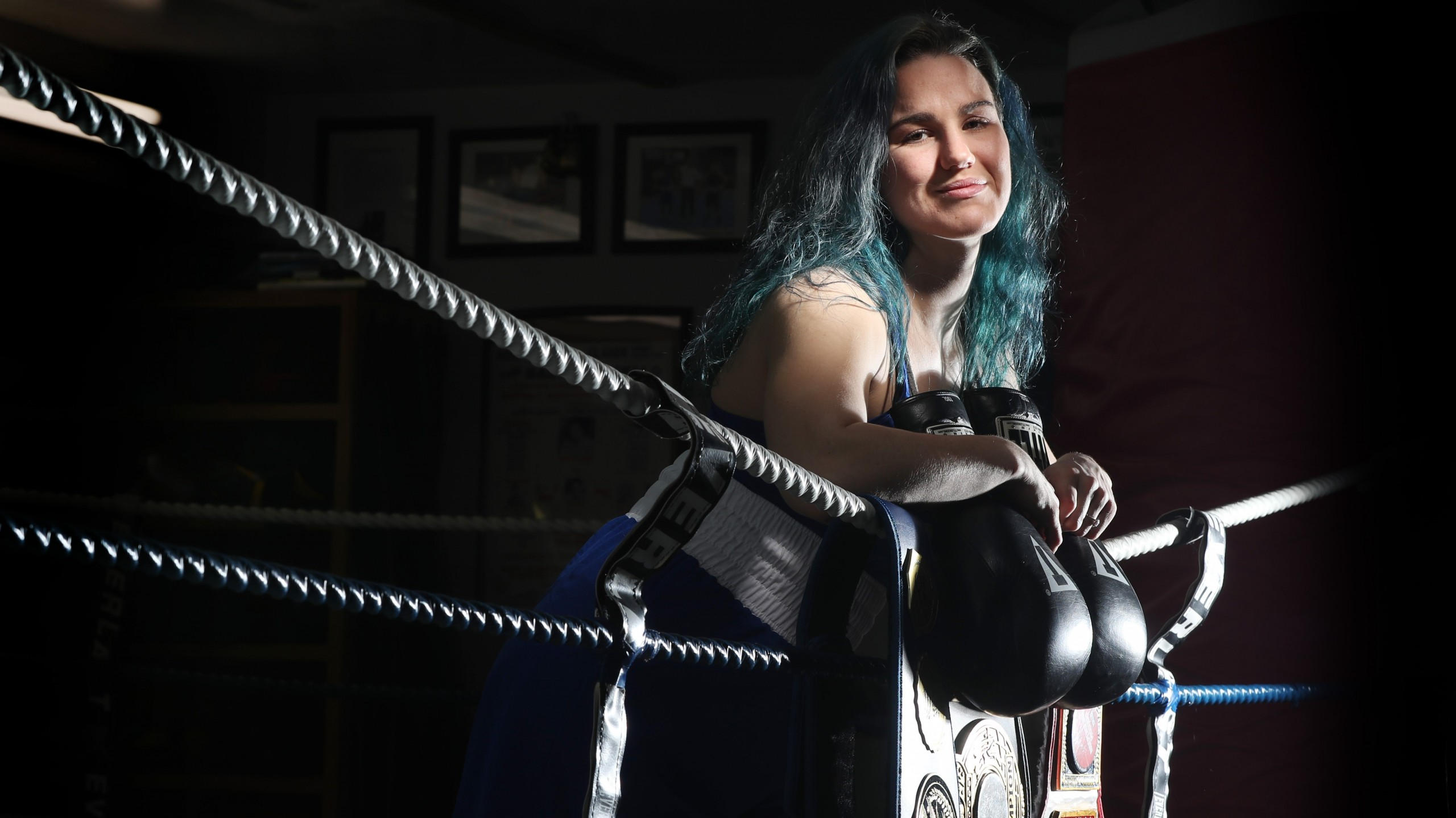 Girl 2560x1440 sports boxing winner