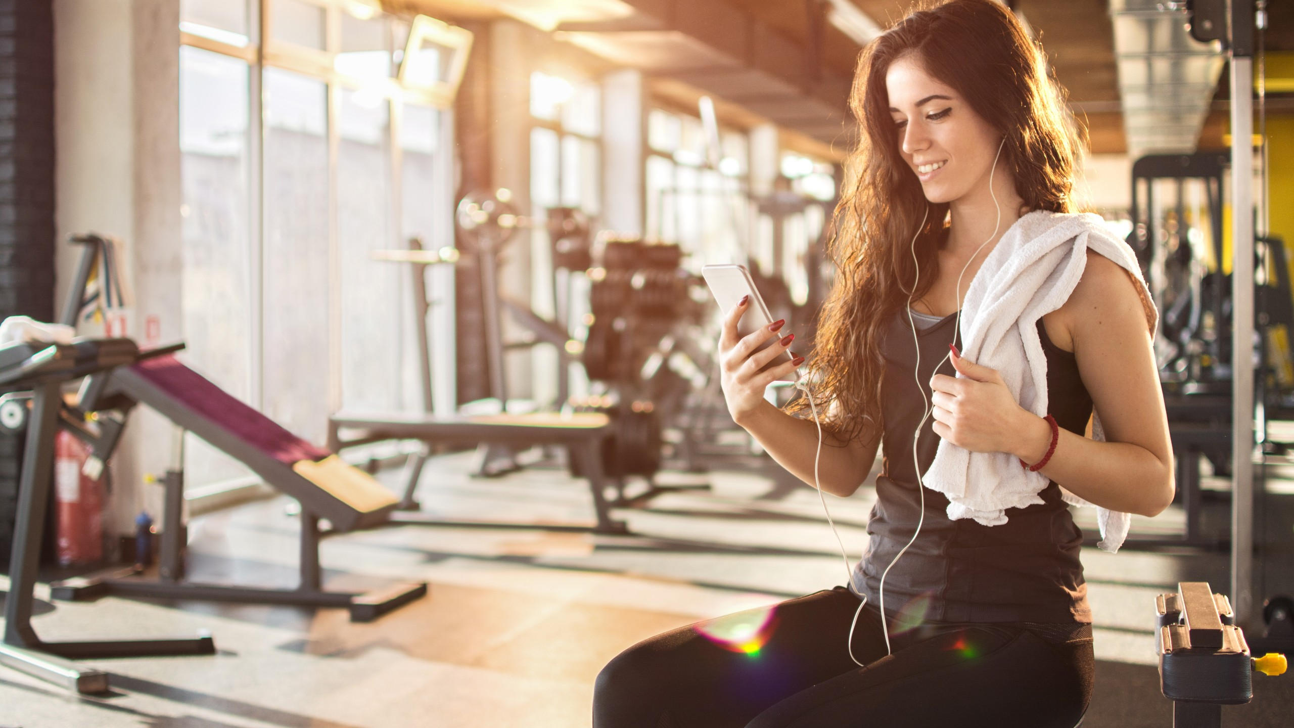 Girl 2560x1440 training exercise weight loss gym ball