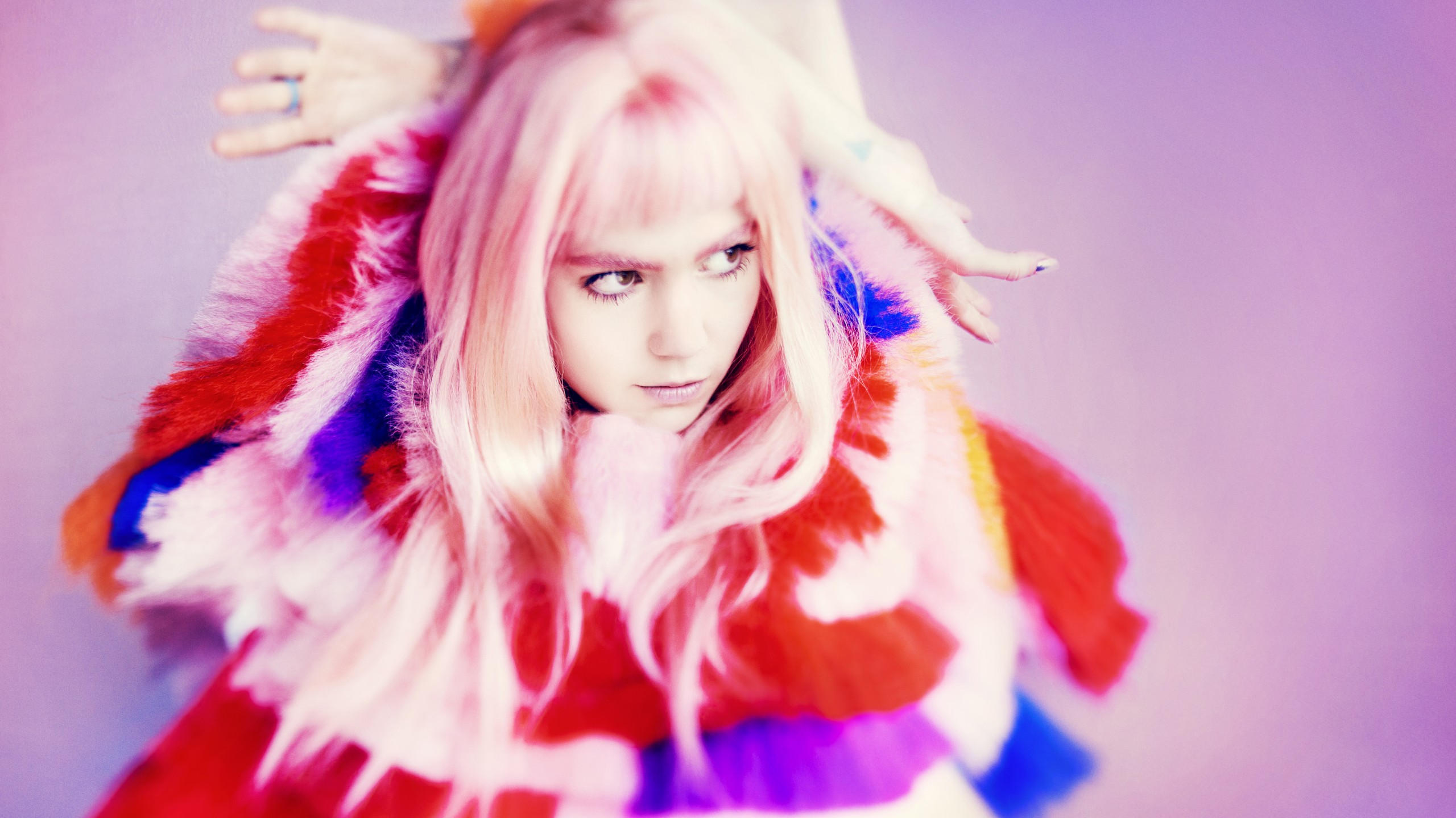 Grimes 2560x1440 top music artist and bands singer