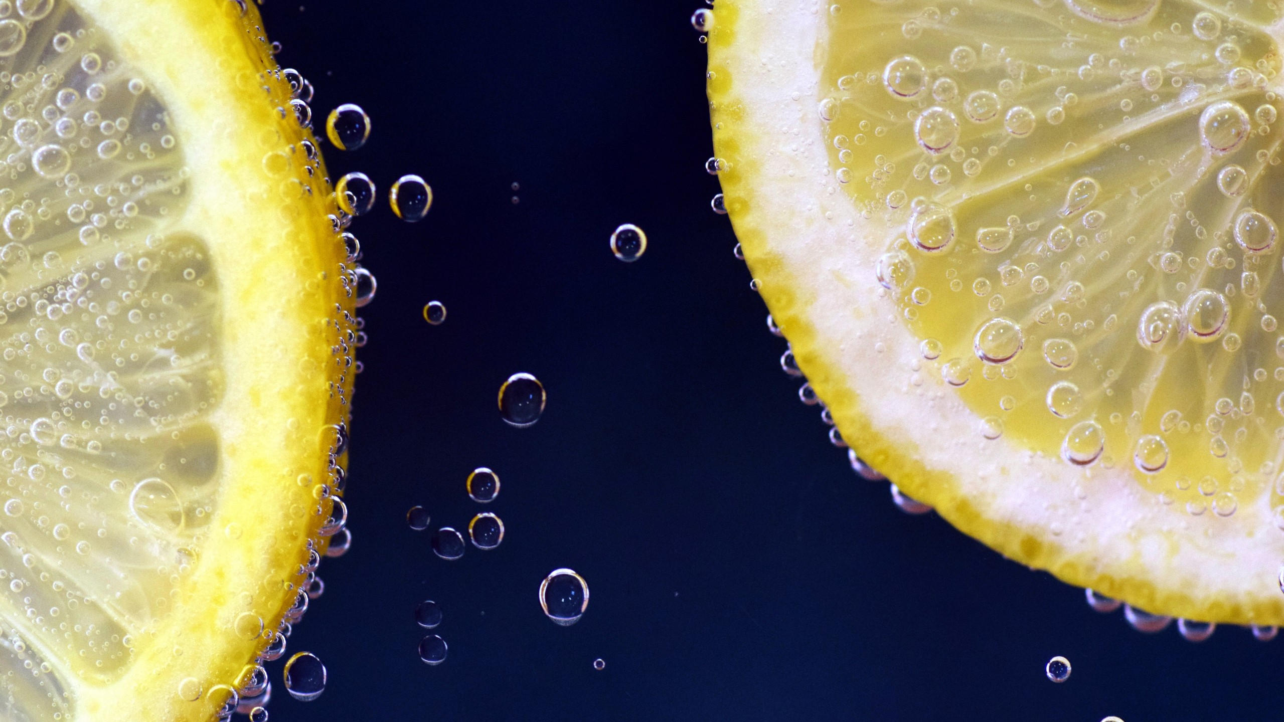 Lemon 2560x1440 under water 6k
