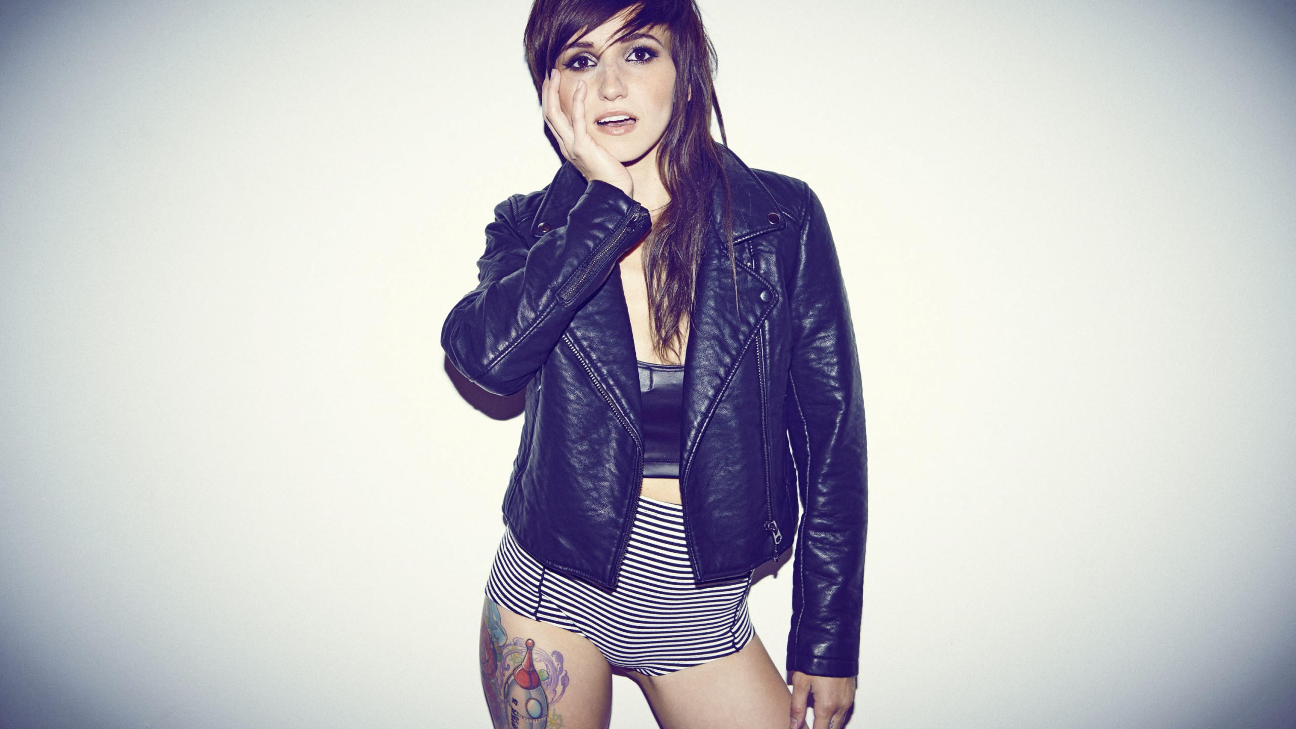 Lights 2560x1440 top music artist and bands singer