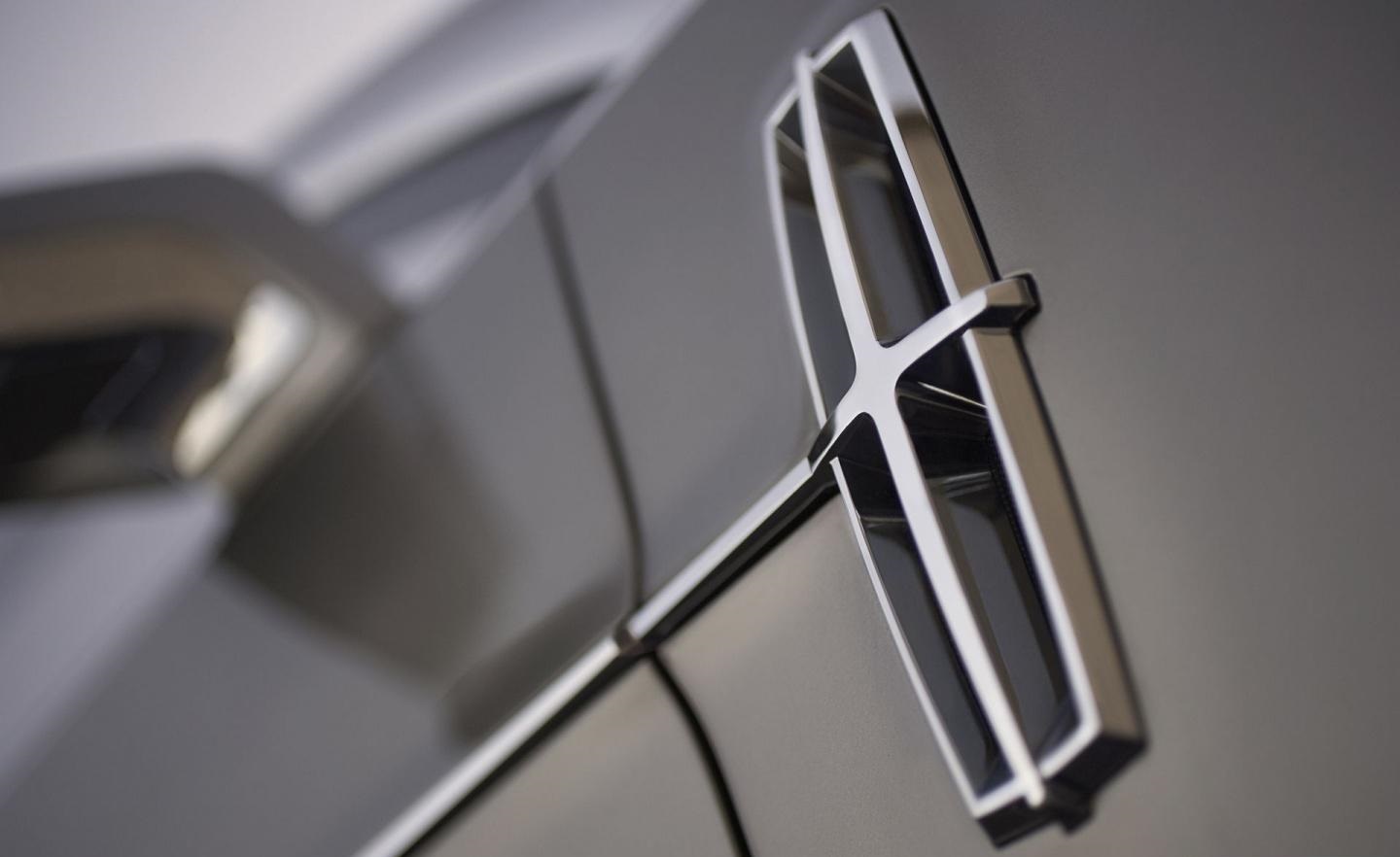 Lincoln Badge wallpaper