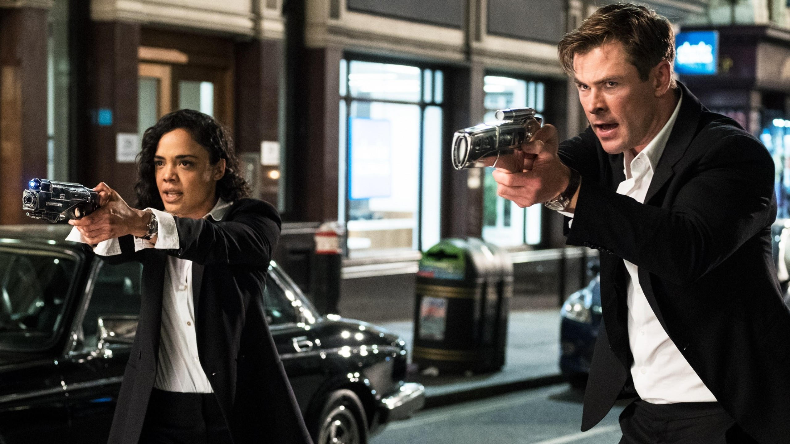 Men in black international 2560x1440 chris hemsworth tessa thompson hd