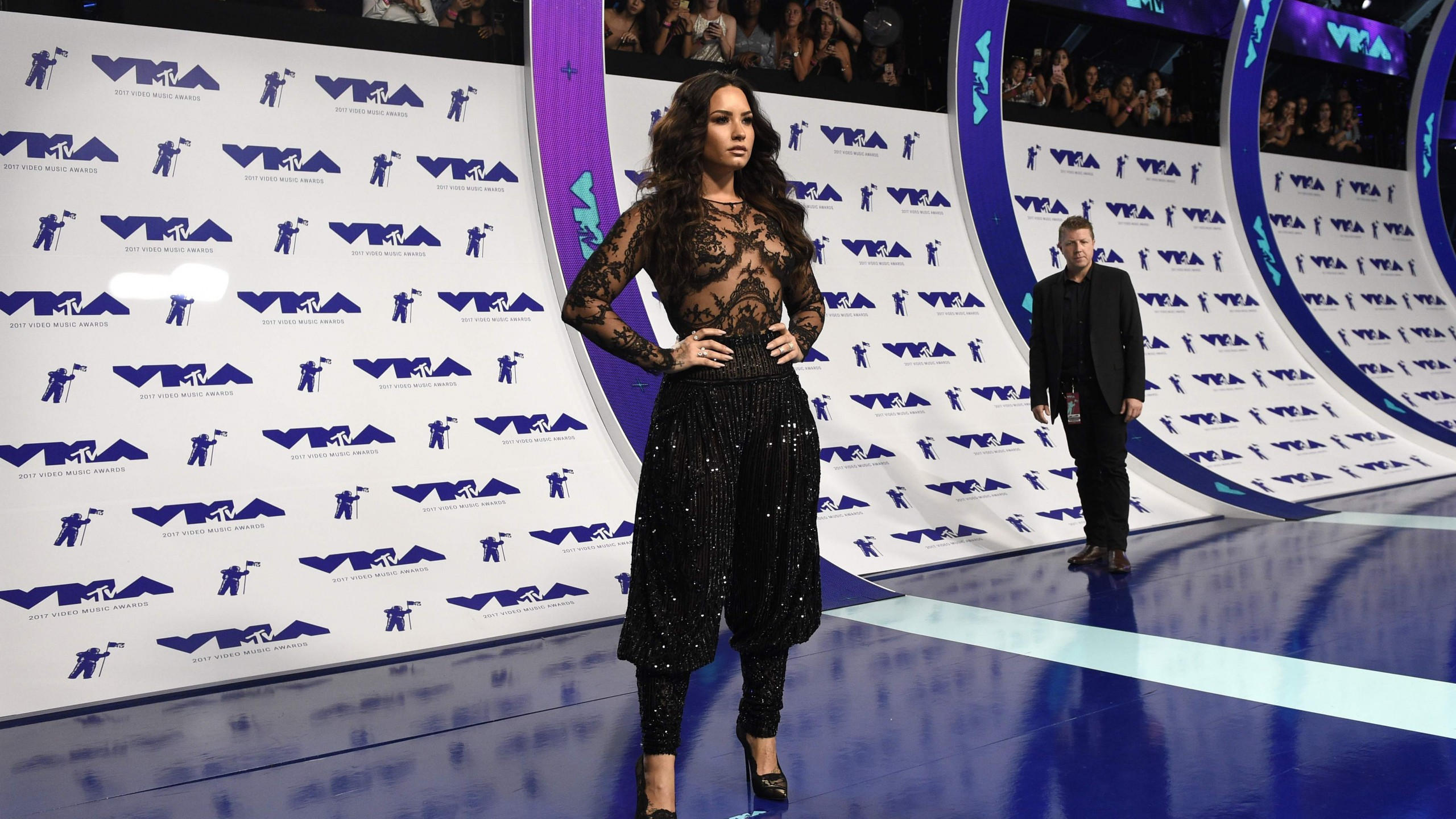 Mtv video music awards 2017 2560x1440 demi lovato 4k