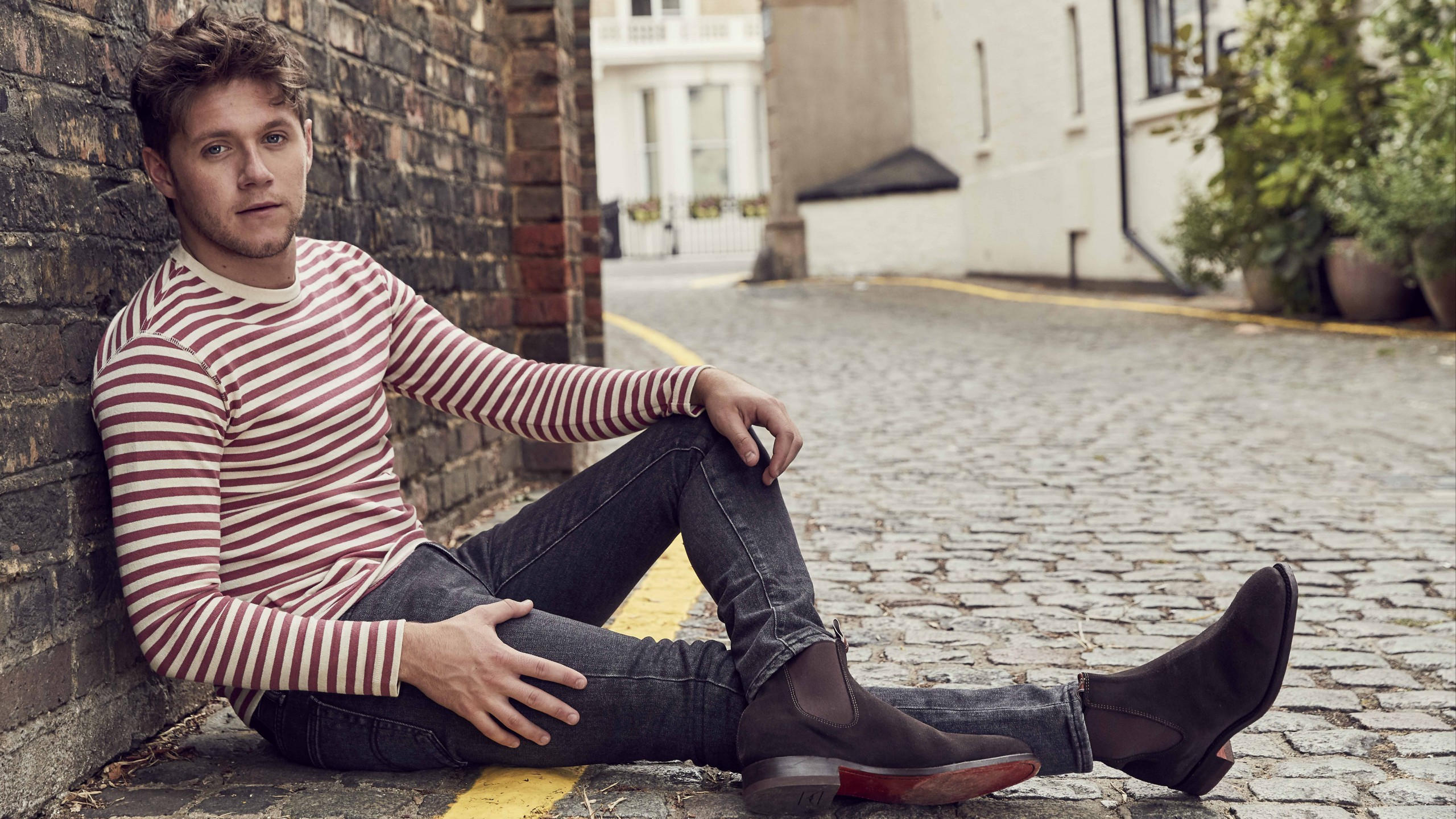 Niall horan 2560x1440 photo 8k