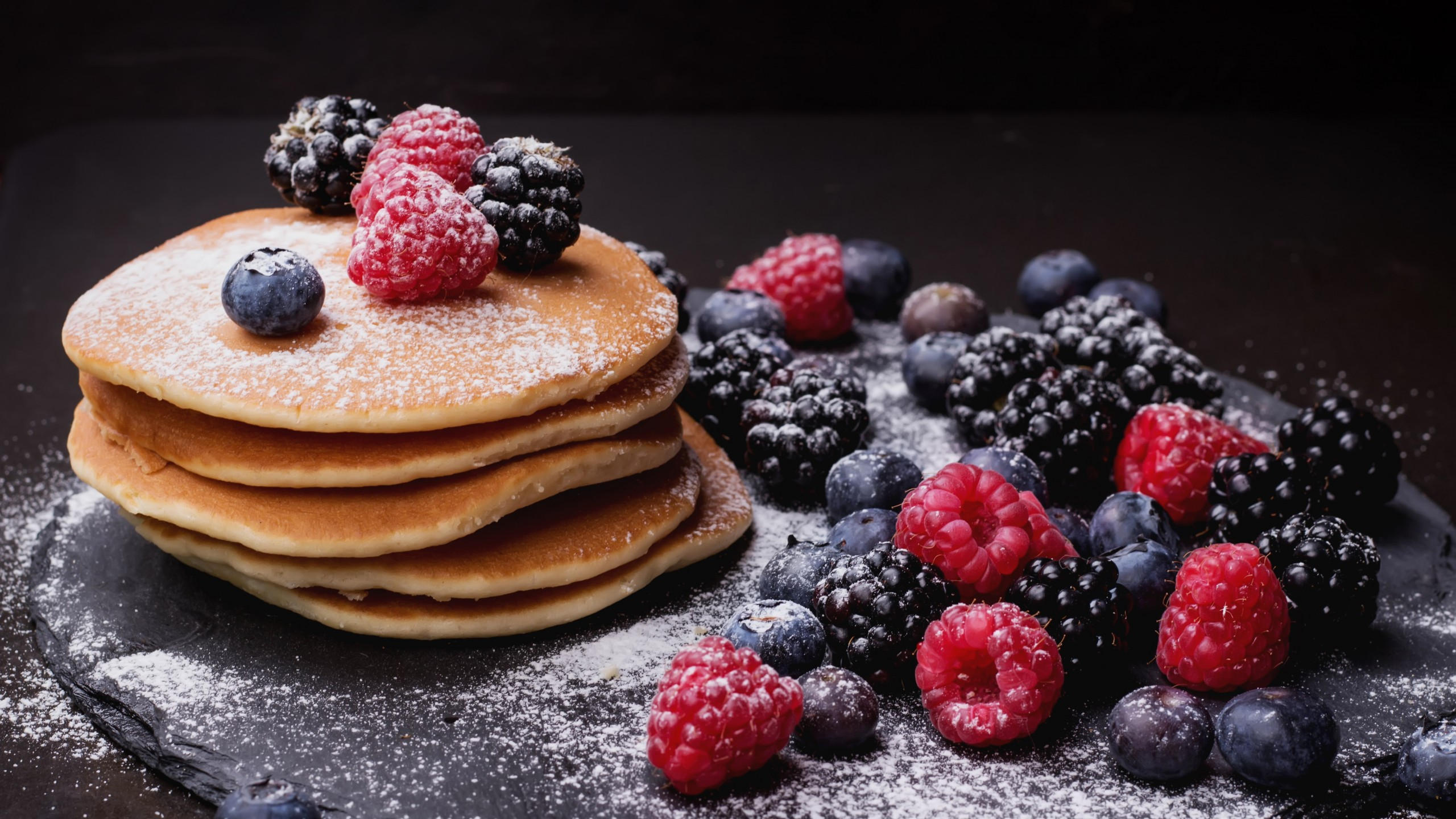 Pancake 2560x1440 blueberry berries blackberry raspberry delicious 4k