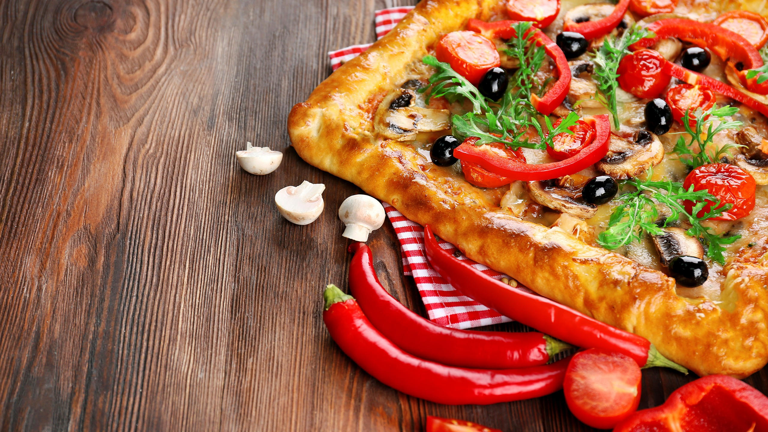 Pizza 2560x1440 tomato pepper 4k