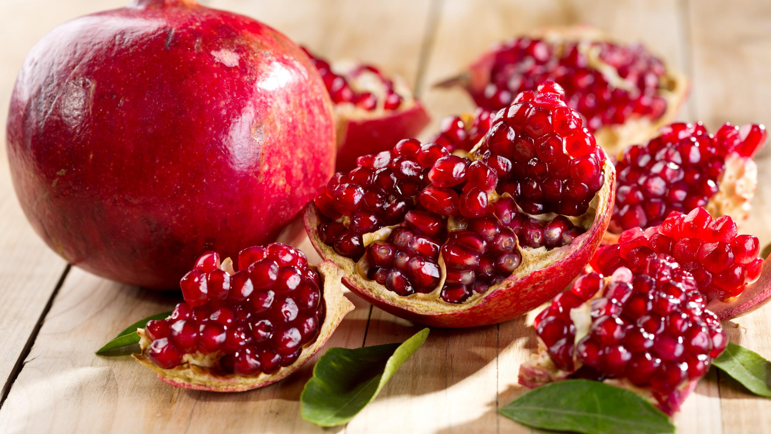 Pomegranate 2560x1440 5k