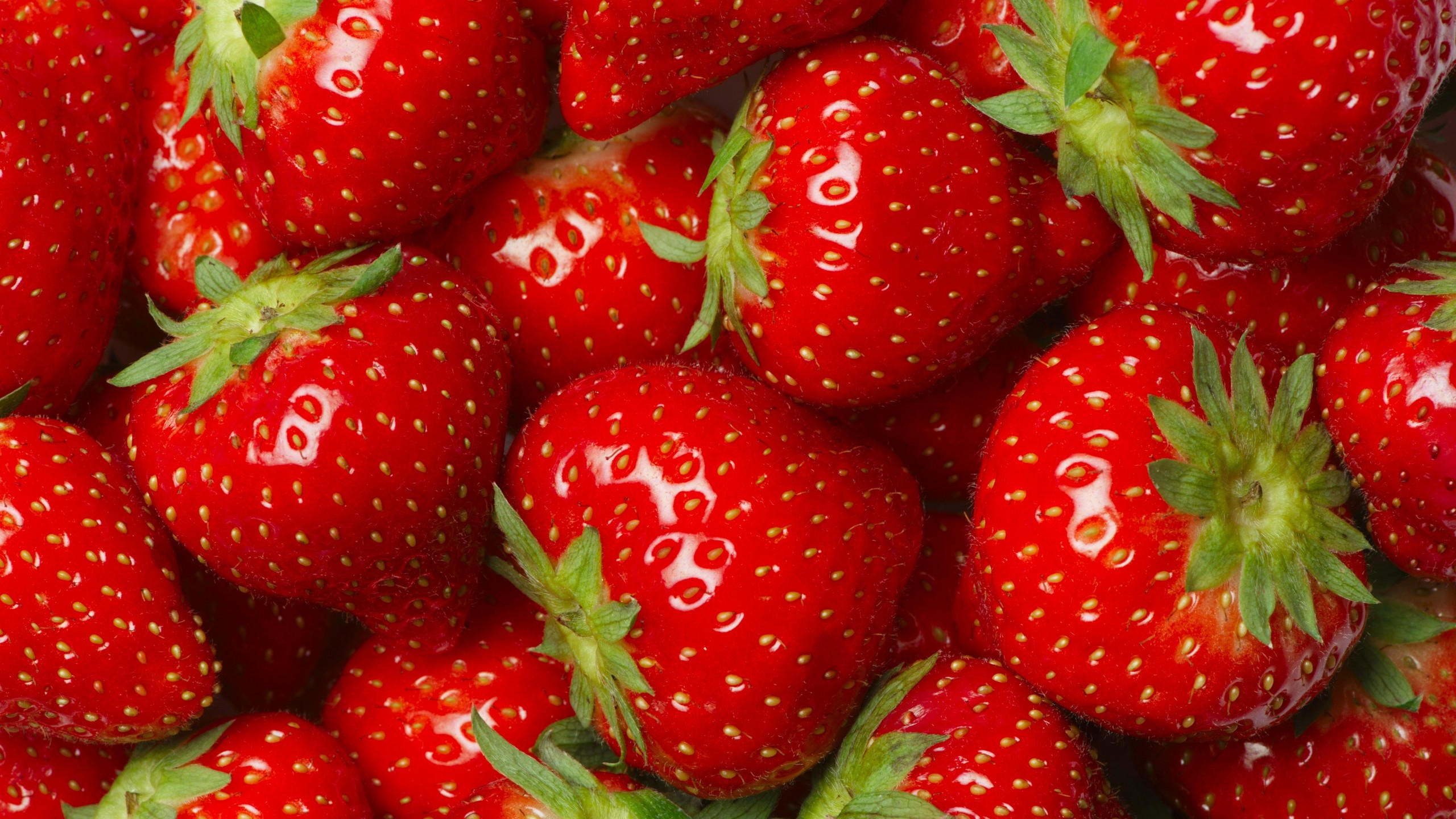Strawberry 2560x1440 8k