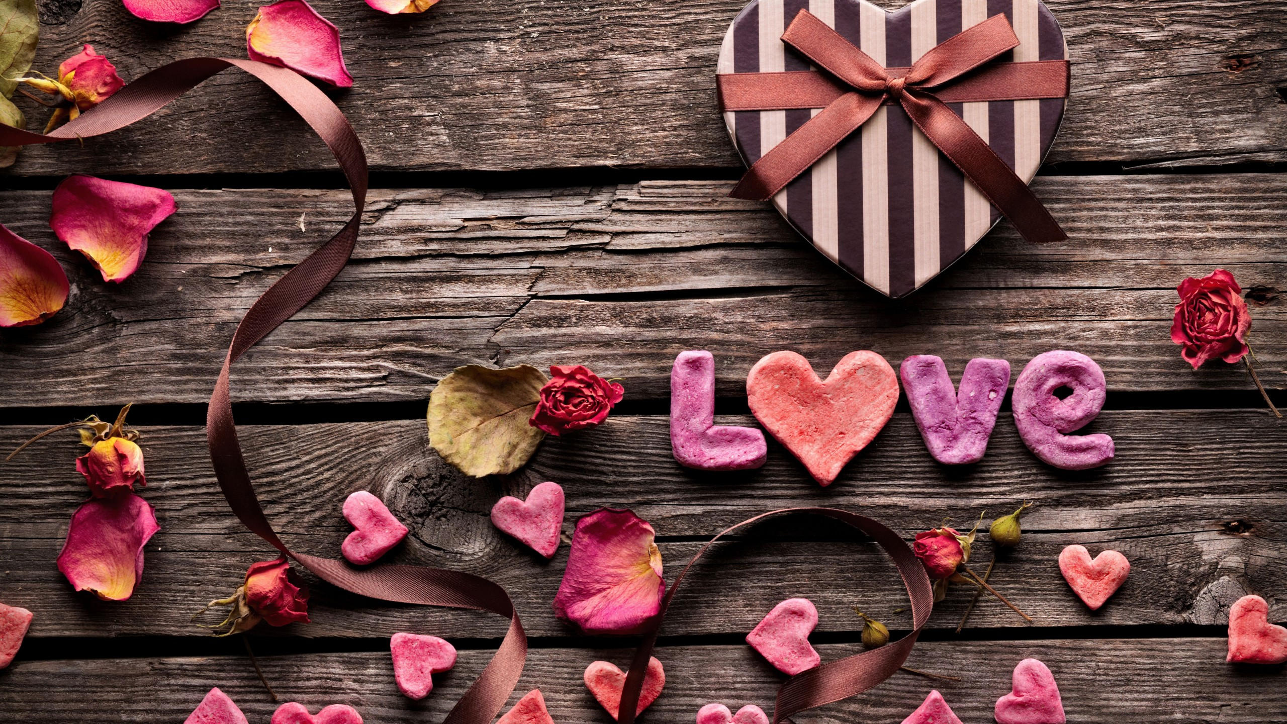 Valentine 039 s day 2560x1440 valentines day heart decorations romantic love ribbon