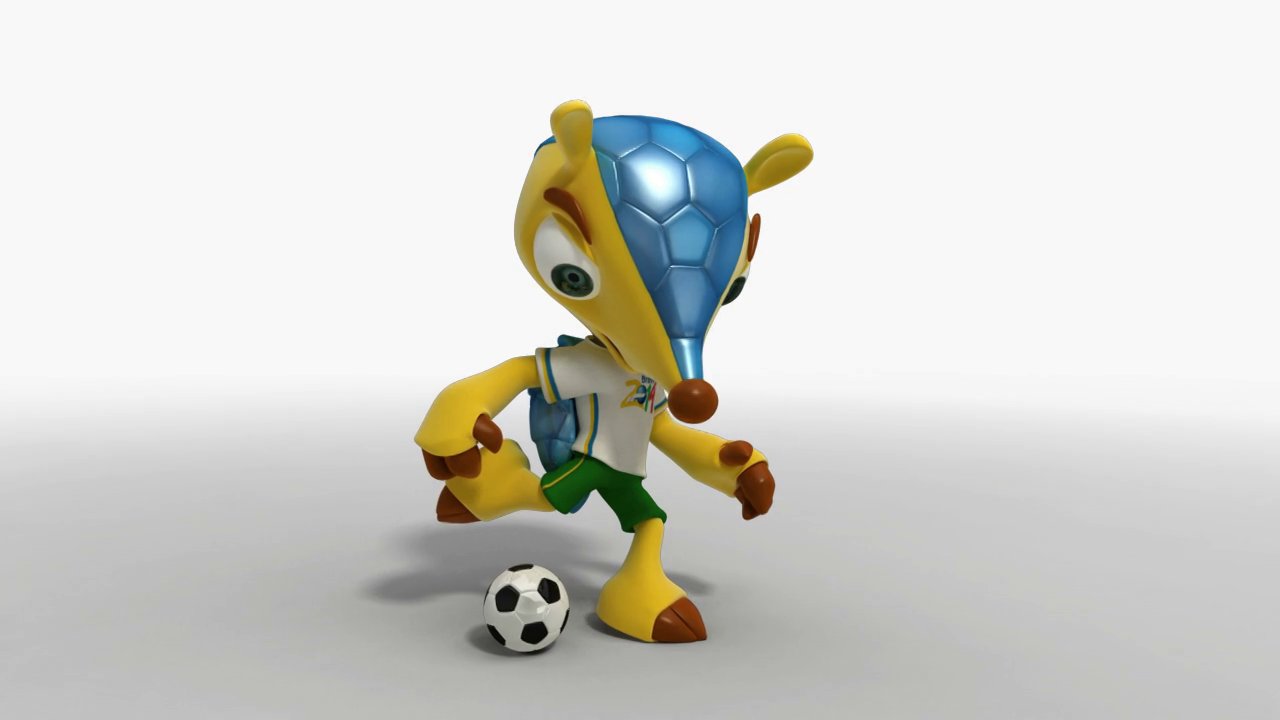 Fuleco Pateando el Balon