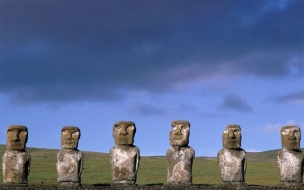 Esculturas con piedras antiguas