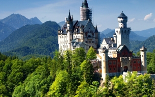 Neuschwanstein castle 2560x1440 bavaria germany alps mountain castle