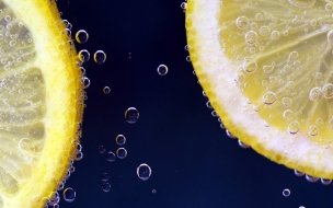 Lemon 2560x1440 under water 6k