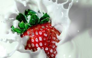 Strawberry 2560x1440 milk delicious 4k