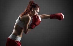 Boxing gloves 2560x1440 girl boxing 4k