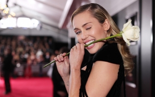 Miley cyrus 2560x1440 photo grammy 2018 blonde 4k