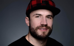 Sam hunt 2560x1440 portrait 8k