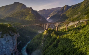 Bridge 2560x1440 mountains green river 4k