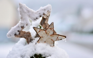 Christmas 2560x1440 new year snow winter star 5k