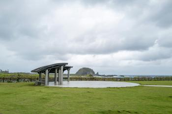 Fondo de pantalla de Estructura moderna en paisaje natural, fondos de pantalla, naturaleza, paisaje, arquitectura.
