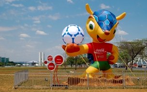 Fondo de pantalla de Foto de Fuleco Inflable en Gigante