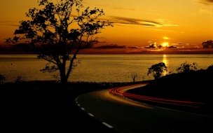 Fondo de pantalla de Carretera cerca del rio