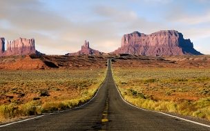 Fondo de pantalla de Carretera en desierto