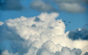 Fondo de pantalla de Incoming Airplanes