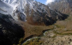Fondo de pantalla de Montañas con nieve