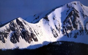 Fondo de pantalla de Montaña con nieve