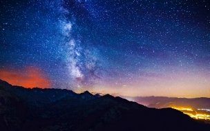 Fondo de pantalla de Milky way mountains