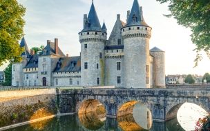 Fondo de pantalla de Chateau de sully sur loire 2560x1440 france castle travel tourism