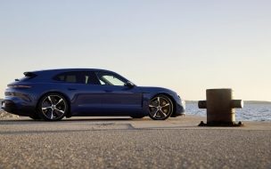 Fondo de pantalla de Porsche taycan sport turismo 2560x1440 2022 cars 4k