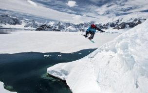 Fondo de pantalla de Antarctica 2560x1440 5k 4k wallpaper xavier de le rue snowbording