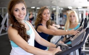 Fondo de pantalla de Girl 2560x1440 fitness exercise gym dumbbells workout sportswear