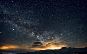 Fondo de pantalla de Night sky 2560x1440 5k 4k wallpaper 8k stars night mountains nebula